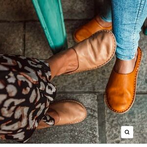 Vibae VIBAE ROMA slides, sandals or mules - Leather Fawn Tan size 40 new USA 9